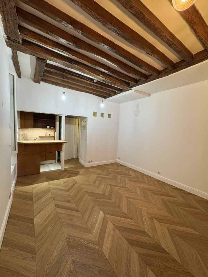 Chantier de pose de parquet en point de Paris